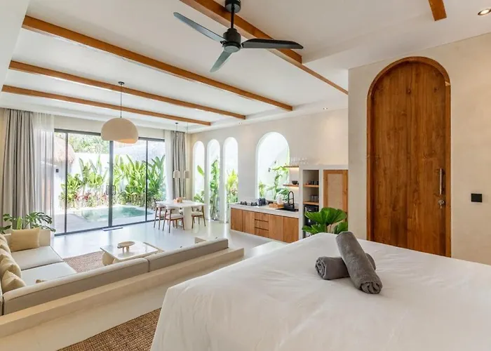 Villa Yolla 2021c, By Yolla Hospitality *